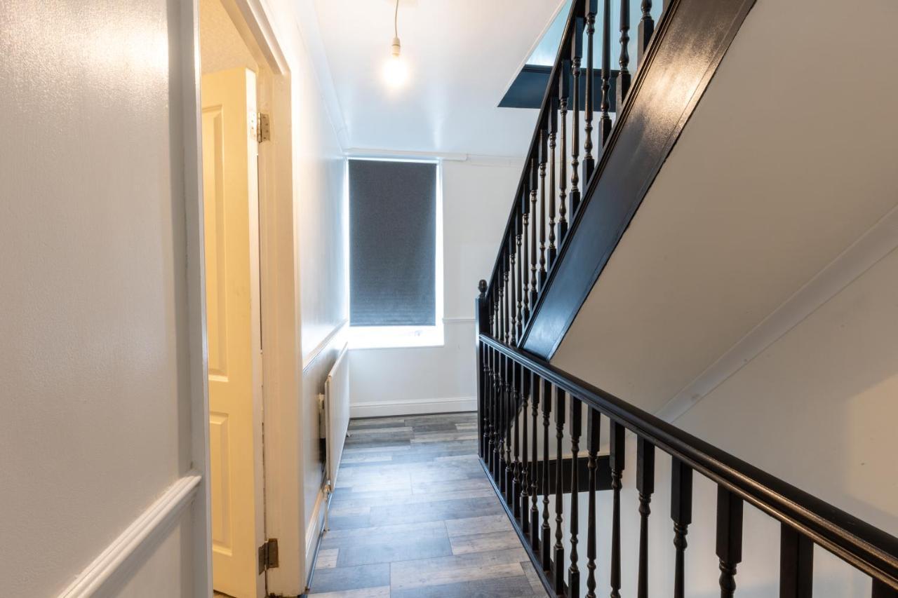 The Stratford Victoria Villa London Exterior photo