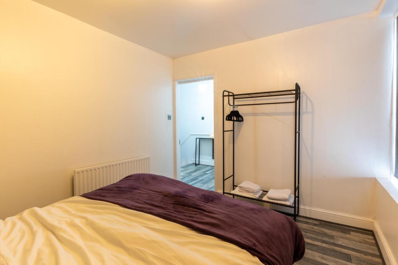 The Stratford Victoria Villa London Exterior photo